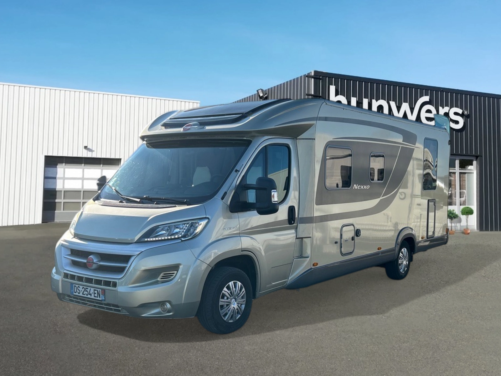 camping-car-burstner-t745-nexxo-2015-32267