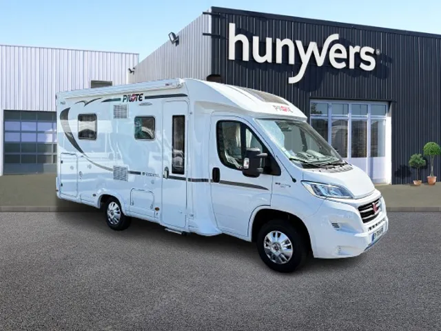 camping-car-pilote-p-650-c-essentiel-2018-30741