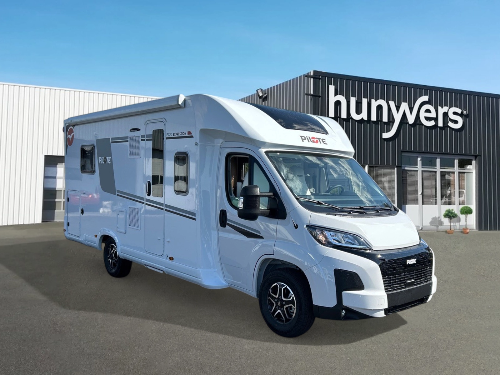 camping-car-pilote-p720-fc-expression-2025-29181