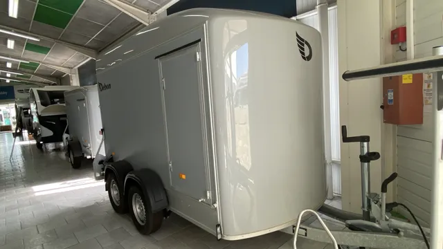 caravane-3-dog-camping-remorque-debon-roadster-500-2022-15546