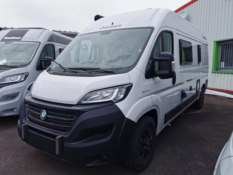 CHAUSSON V594 First Line